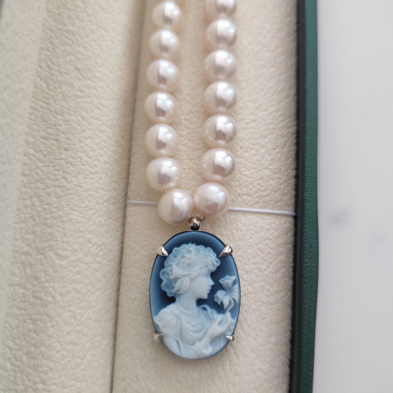 İtalyan el yapımı akik taşlı cameo ve gerçek inci kolye